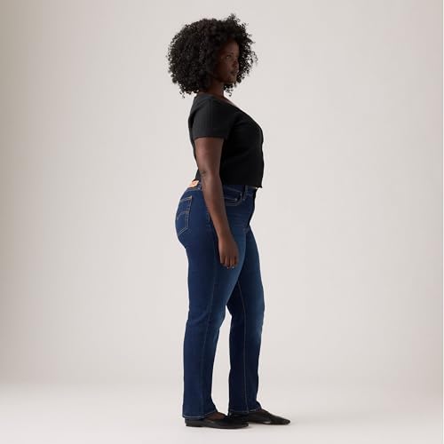 Elegante und bequeme 724 High Rise Straight Chelsea Carbon Gl Jeans von Levi's mit hoher Passform, ultramodernen geraden Bein und Wasserschutz aus recyceltem Wasser.