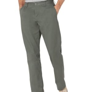 Herren-Chinohose mit klassischer Passform und knitterfreier Oberfläche in Dunkles Olivgrün, Größe 44W / 30L von Amazon Essentials