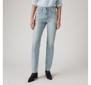 Levi's 724 High Rise Straight Jeans mit hohem Bund und ultramodernen Bein, TENCEL Lyocell Material für weiche Fühlung und hohe Widerstandsfähigkeit.