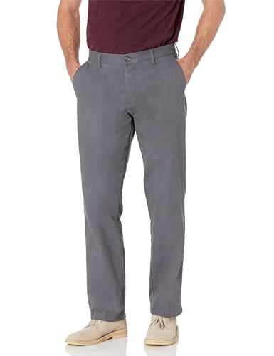 Herren Knitterfreie Flatfront-Chinohose in klassischer Passform von Amazon Essentials, Dunkelgrau, Größe 44W / 30L
