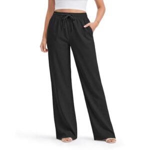 Dame in einem bequemen und stilvollen BLONGW Leinenhosen-Angebot, ideal für den Sommer. Atmosphärische Leinwand mit zwei großen Taschen und elastischem Bund.