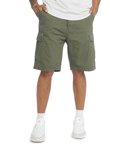 Männershorts aus Ripstop-Stoff in Olivgrün, bequem und praktisch für Freizeit oder Arbeit geeignet.