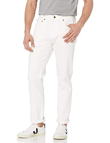 Herren-Stretchjeans von Amazon Essentials, sportlicher Fit, bequeme Passform, perfekt für jeden Tag geeignet.