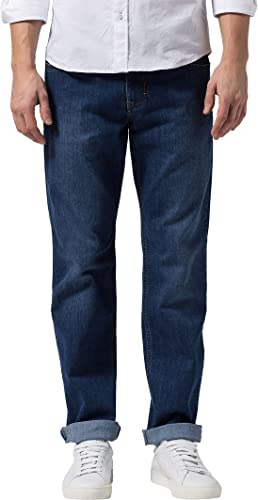 Herren Jeans in blauer Farbe, Regular Größe 40W/32L von BRAX. Klassische Five-Pocket-Design mit authentischer Denim-Ausstattung für jeden Anlass geeignet.